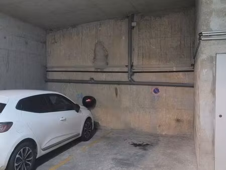 parking a louer