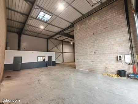 local d'activité 350 m²
