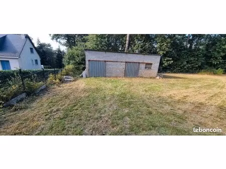 terrain avec bâtiment