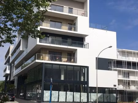 grand t3 récent 81m2 centre ville