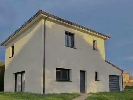 rare maison à étages t4 avec garage à roques-sur-garonne