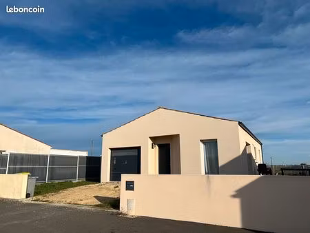 maison meublée 80m2 avec jardin et garage - beaugeay (17620)