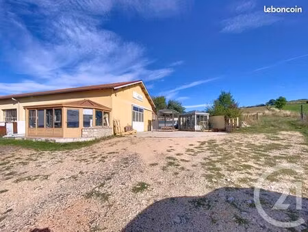 maison 4 pièces 360 m²