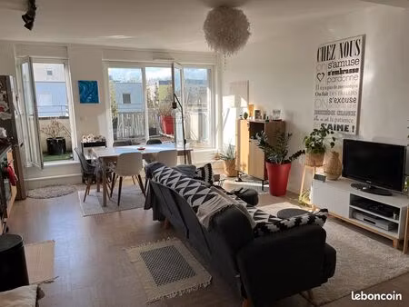 vends appartement t4