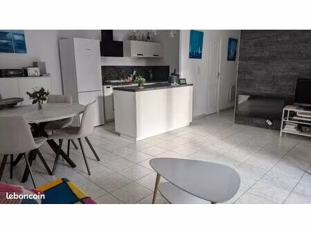 appartement t3 terrasse jardin  garage double  piscine