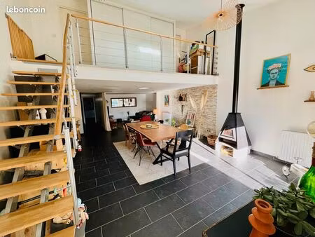 vente maison 4 pièces 118 m2 + chai attenant