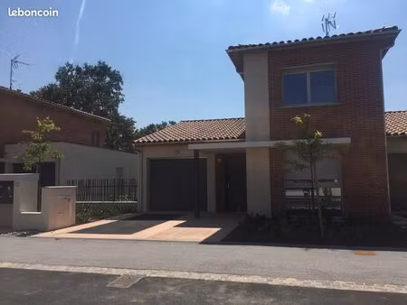 villa 4 pièces 98 m²