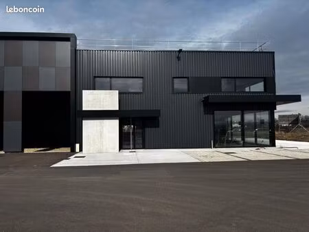 local d'activité 250 m²