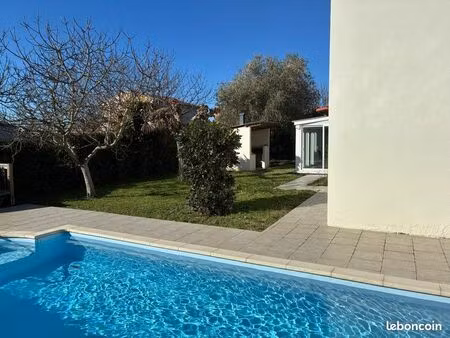 maison familiale 160m2 avec piscine chauffée sur un terrain de 980m2