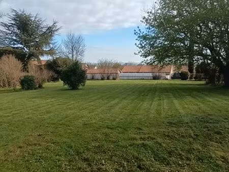 parcelle constructible quartier jaunay clan 1370 m2