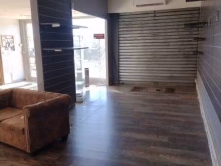 local d'activité 93 m²