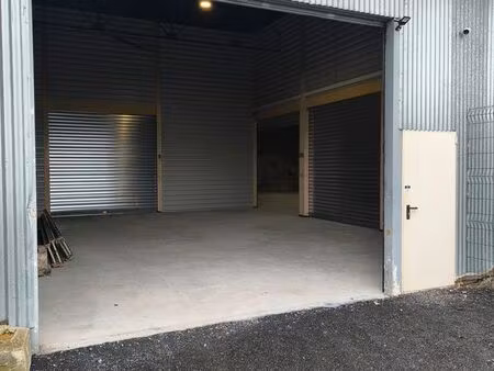 hangar sécurisé 142m²