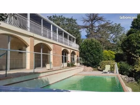 maison jardin et piscine sur mons