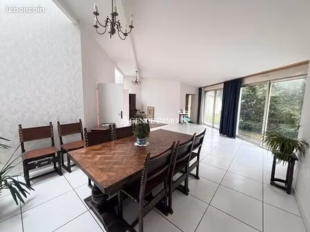 maison 4 pièces 185 m²