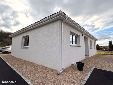 charmante maison de plain-pied 110 m2 sur 1903 m2 de terrain