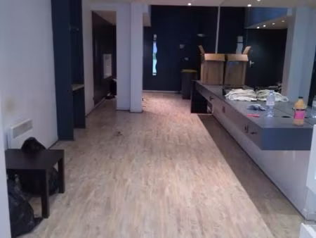 local commercial 73 m²