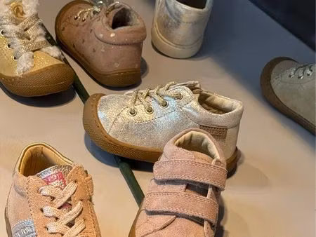 à vendre - magasin de chaussures spécialiste enfants - lorient  proche de la mer