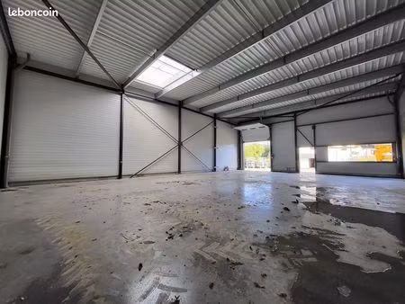 local 147 m² saint-avé