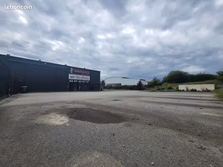 local 400 m² theix-noyalo