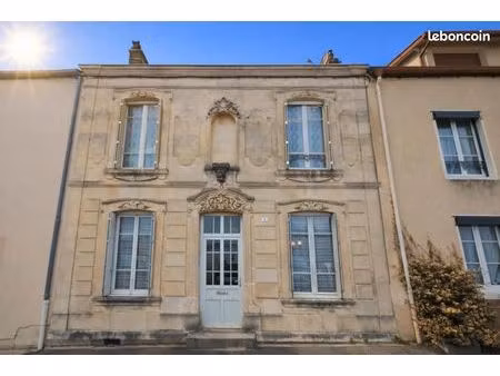 maison de ville 7 pièces 140 m²
