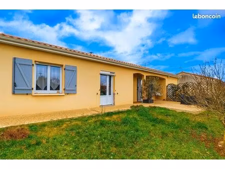 maison familiale 135 m² – 5 chambres – grand terrain piscinable – smarves (86)