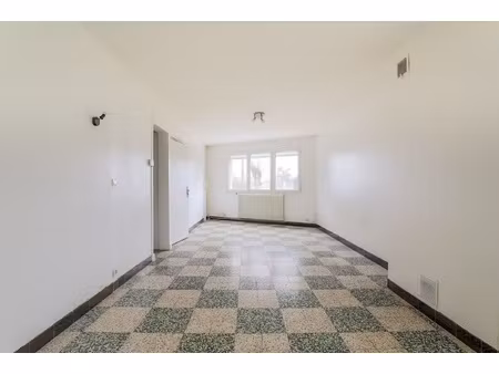 immeuble 6 pièces - 106 m²