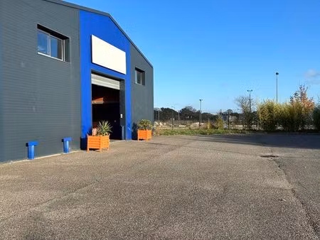 entrepôt local commercial ou industriel de 150m2 à fontenilles