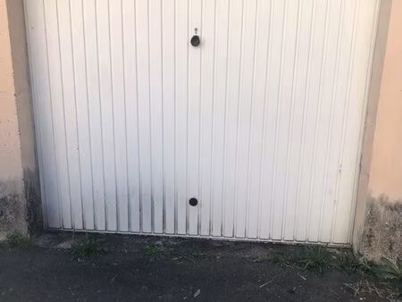 exceptionnel lot de 16 garages boxés en rez de chaussée de résidence sécurisée