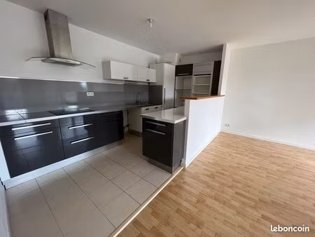 t4 plein centre de vertou – box + parking en sous-sol