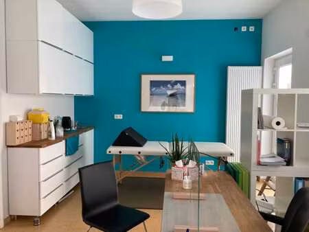 2 cabinets médicaux avec salle d'attente et wc et caves