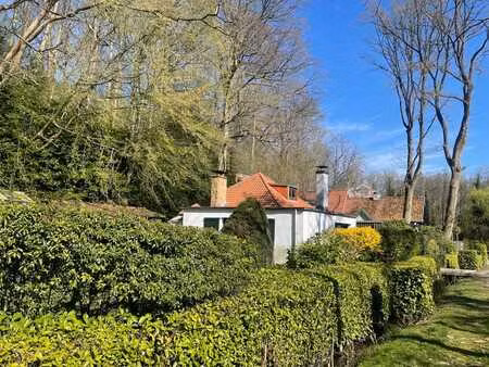 maison au bord de l’eau