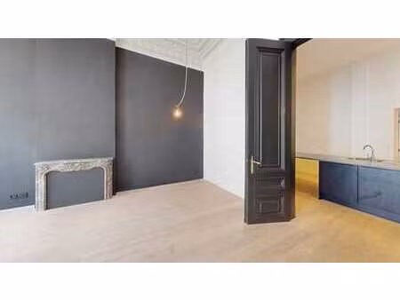 anvers – appartement de caractère avec grande terrasse