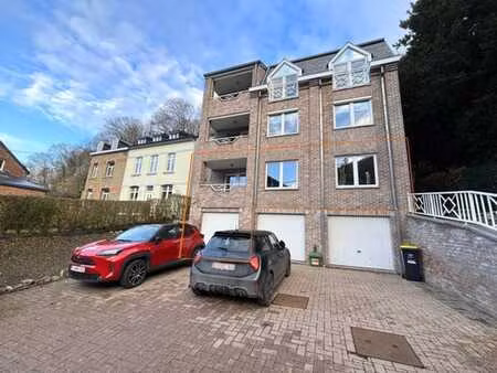 appartement avec terrasse  balcon et garage à louer à esneux