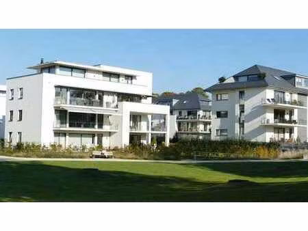 confortable rez-de-jardin dans le parc