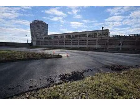 stockage de 2.526m² avec 300m² de bureaux