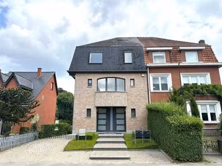 spacieux appartement triplex avec grande terrasse