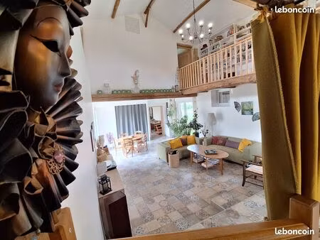 maison en pierre 205m2  espace vert 22'431 m2  proche bordeaux