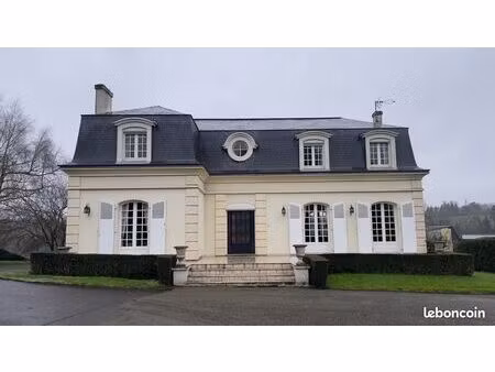 maison 8 pièces 210 m²