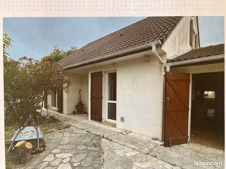 maison familiale  4 chambres   jardin arboré