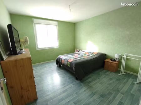 pavillon 6 pièces de 110 m² au bourny à laval