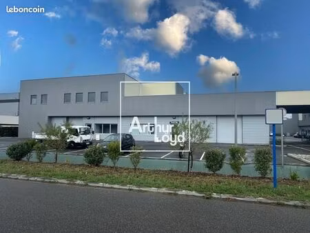 local industriel 377 m²