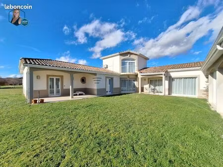 maison 4 pièces 160 m²