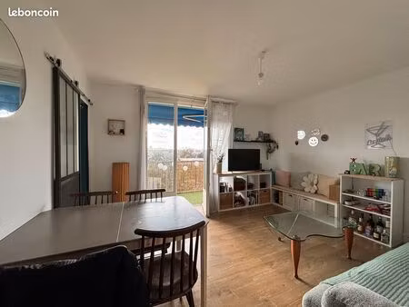 t4 lumineux traversant de 70 m² avec balcon  garage et cave