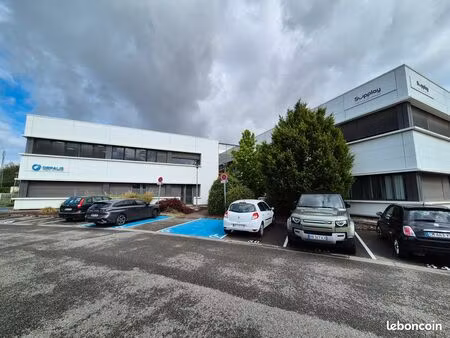 bureau 40m2 + parking