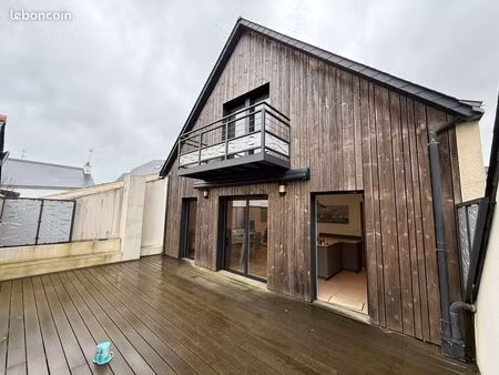 emplacement exceptionnel et unique – la turballe  place édouard moreau