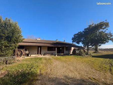 maison 5 pièces 234 m²