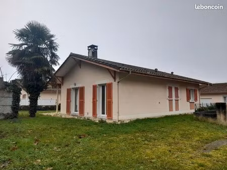 pavillon avec garage et terrain au bout d'une impasse