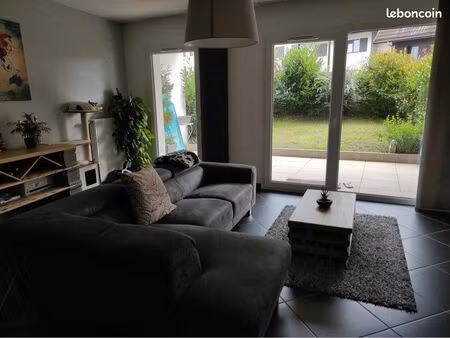 loue apparentement poisy