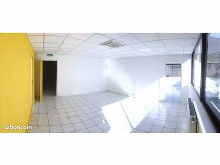 bureau 25m2 - bail flexible – proche annecy (15min)