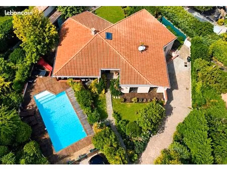 villa 6 pièces 175 m²